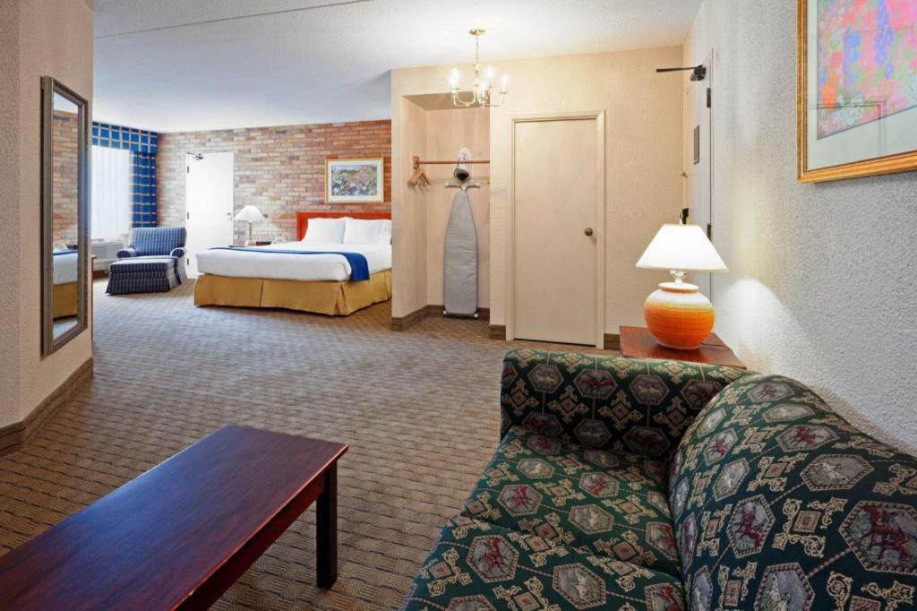 Holiday Inn Express Toronto East - Scarborough By Ihg المظهر الخارجي الصورة