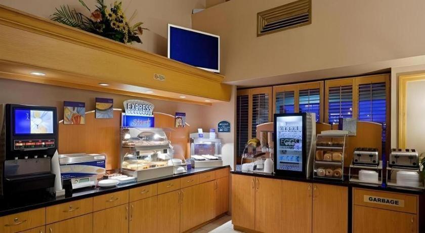 Holiday Inn Express Toronto East - Scarborough By Ihg المظهر الخارجي الصورة