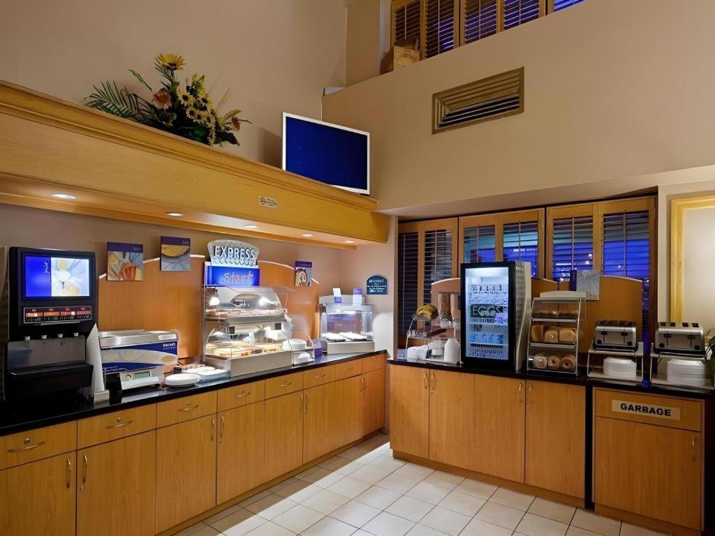 Holiday Inn Express Toronto East - Scarborough By Ihg المظهر الخارجي الصورة